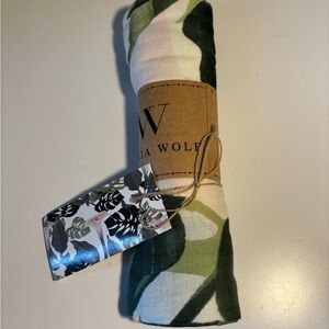 Olivia Wolf Versatile Wrap